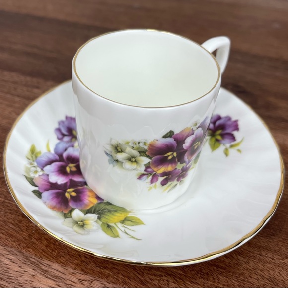 Allyn Nelson Collection fine bone China made in England. - Picture 12 of 13